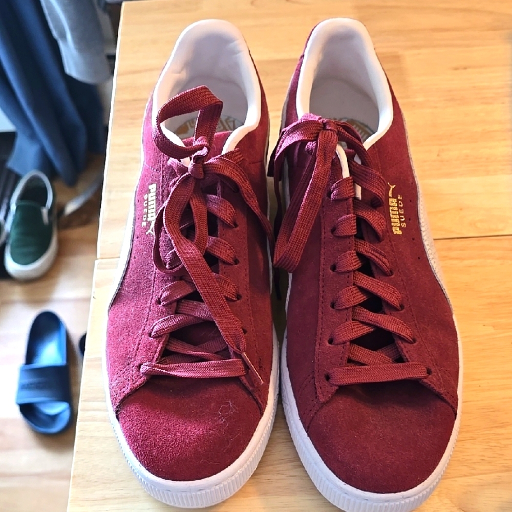 Puma men's Burgundy Sneakers